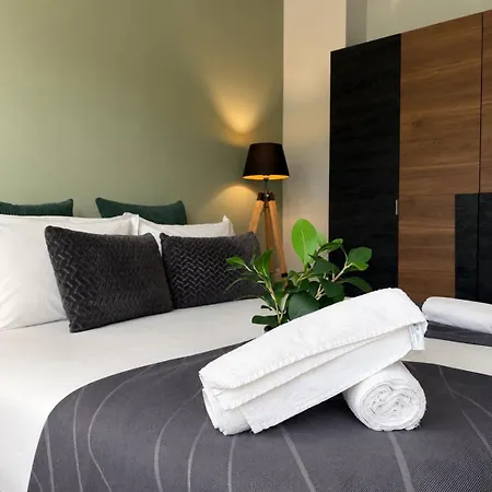 Avliga Designer Appartement *